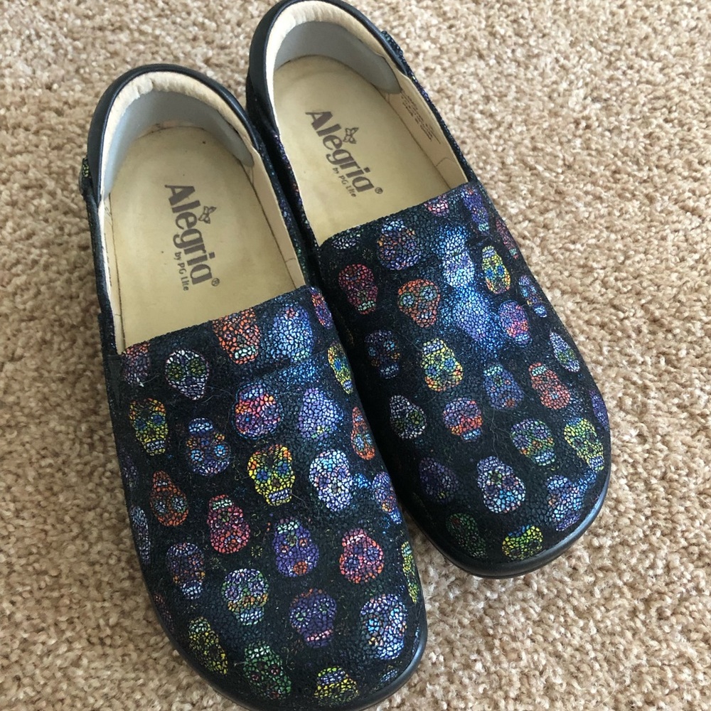 Alegria Size 38 Skull
